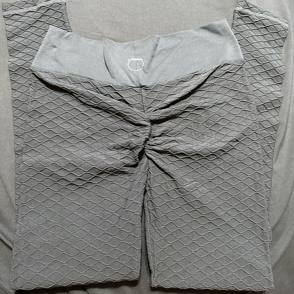 Shop peachy bunz leggings